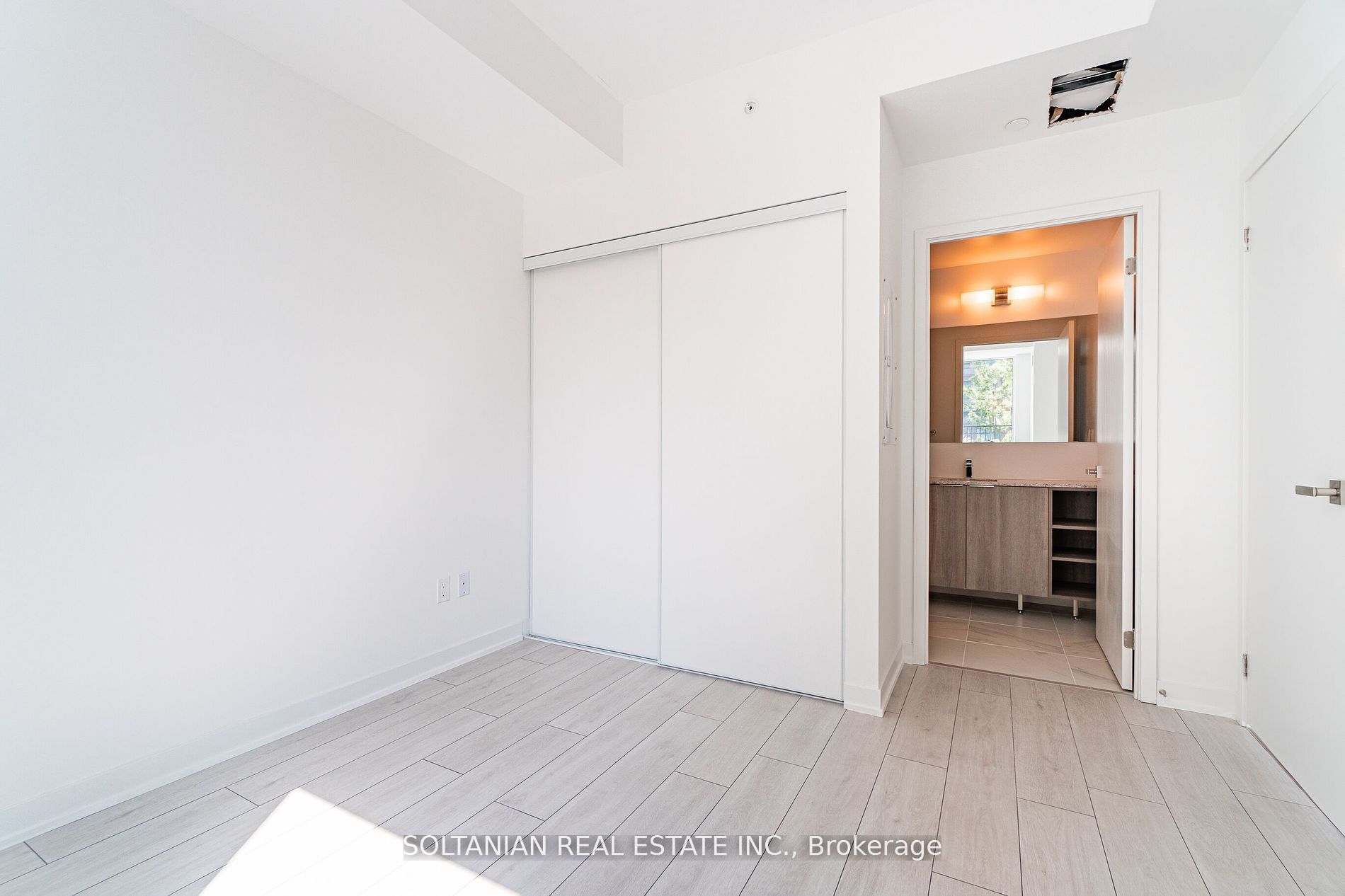 31 Tippett Rd, #728