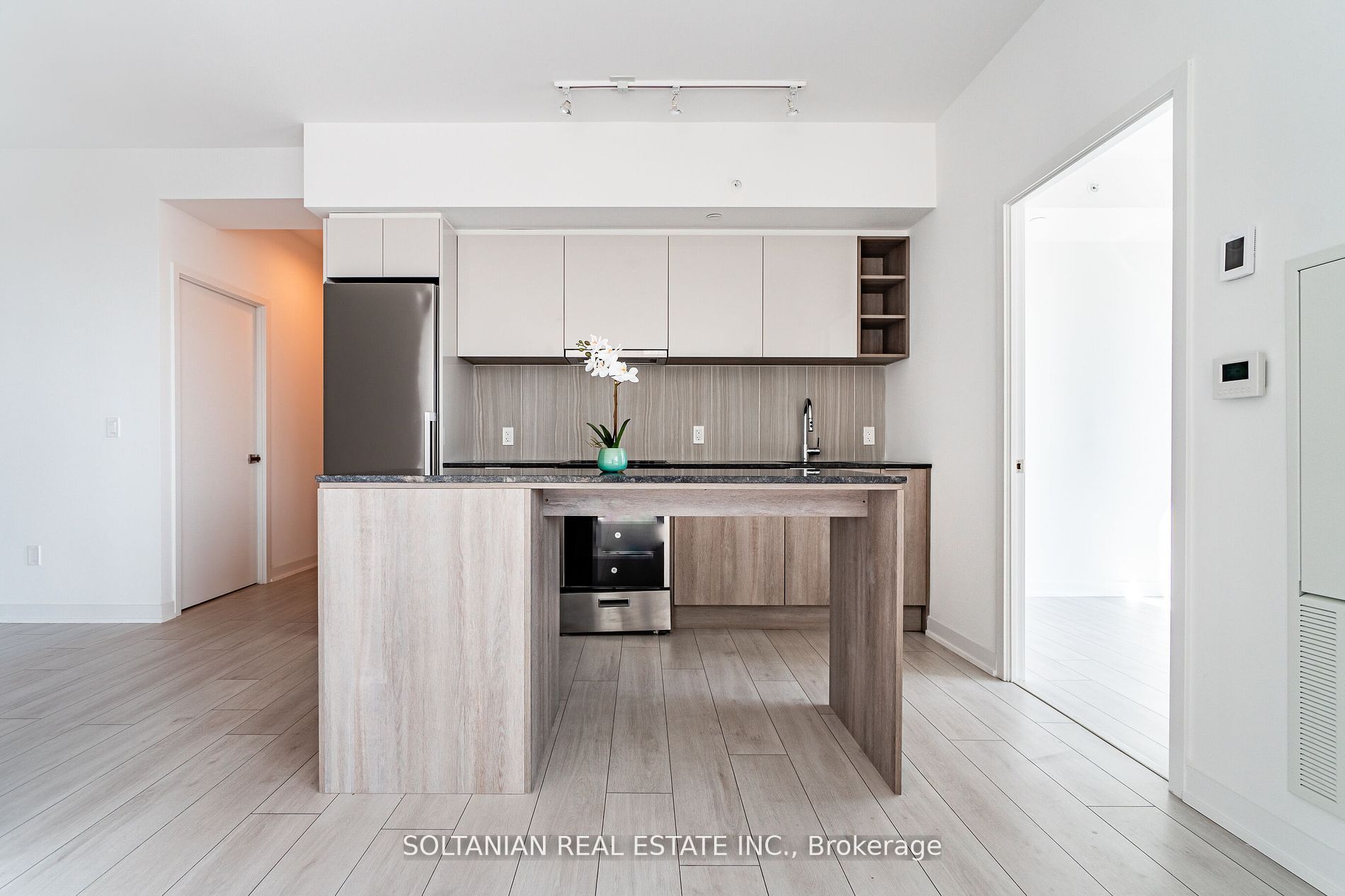 31 Tippett Rd, #728