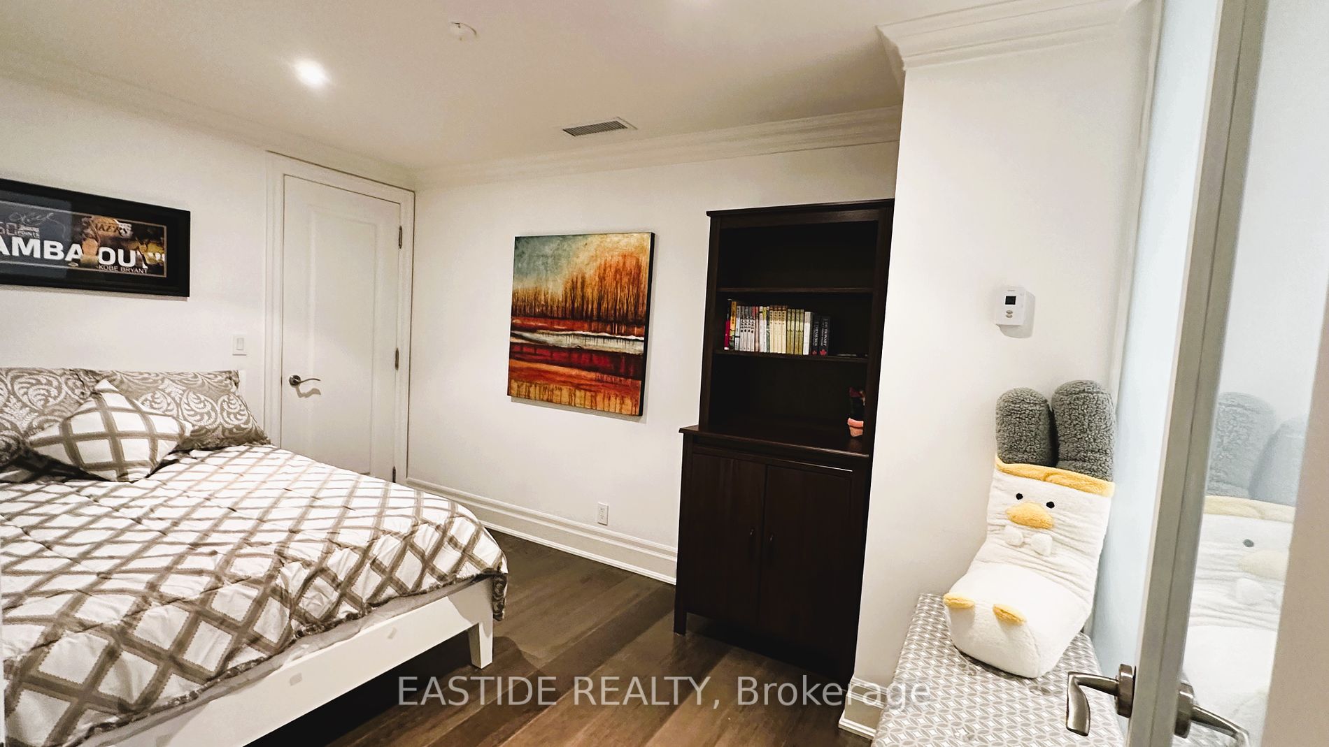 68 Yorkville Ave, #303