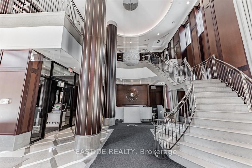 68 Yorkville Ave, #303