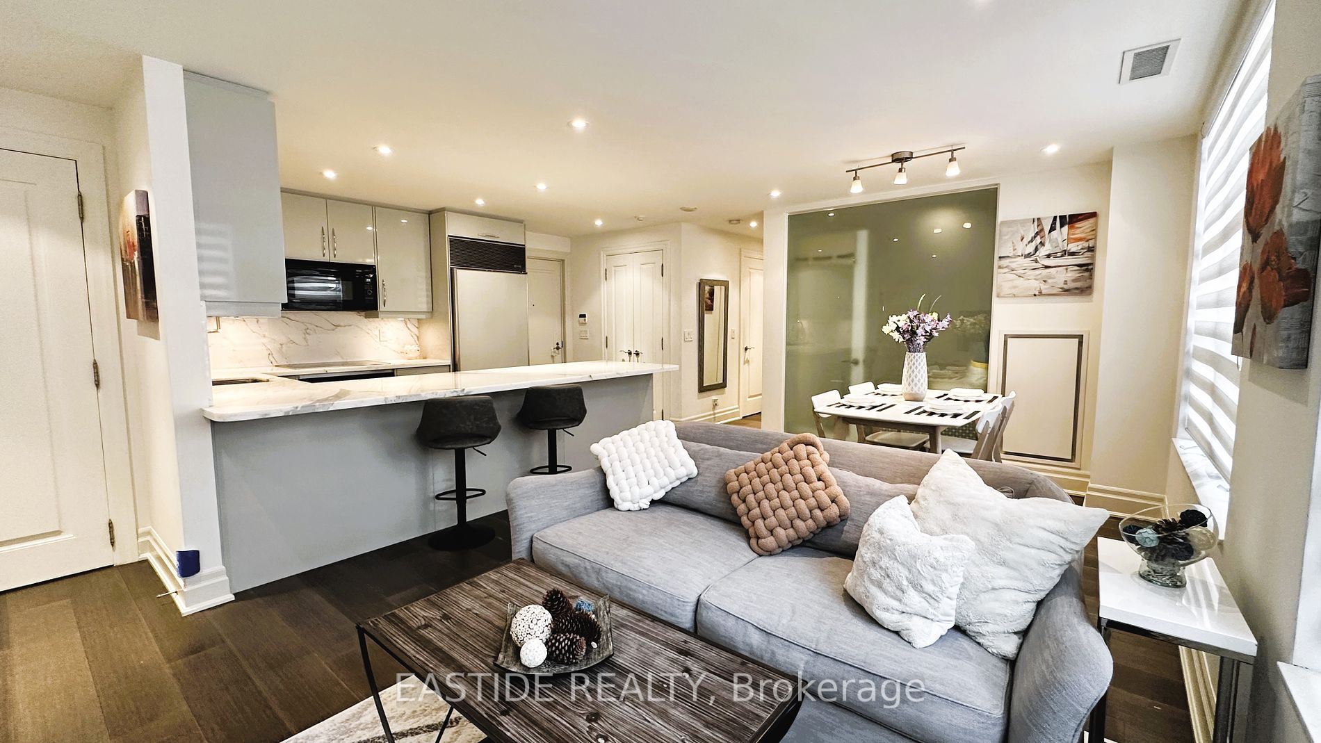 68 Yorkville Ave, #303