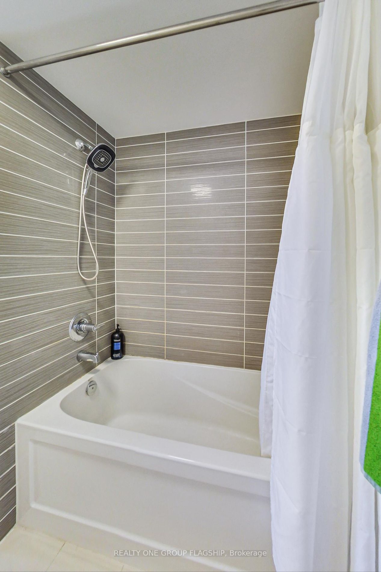 5 Hanna Avenue #617