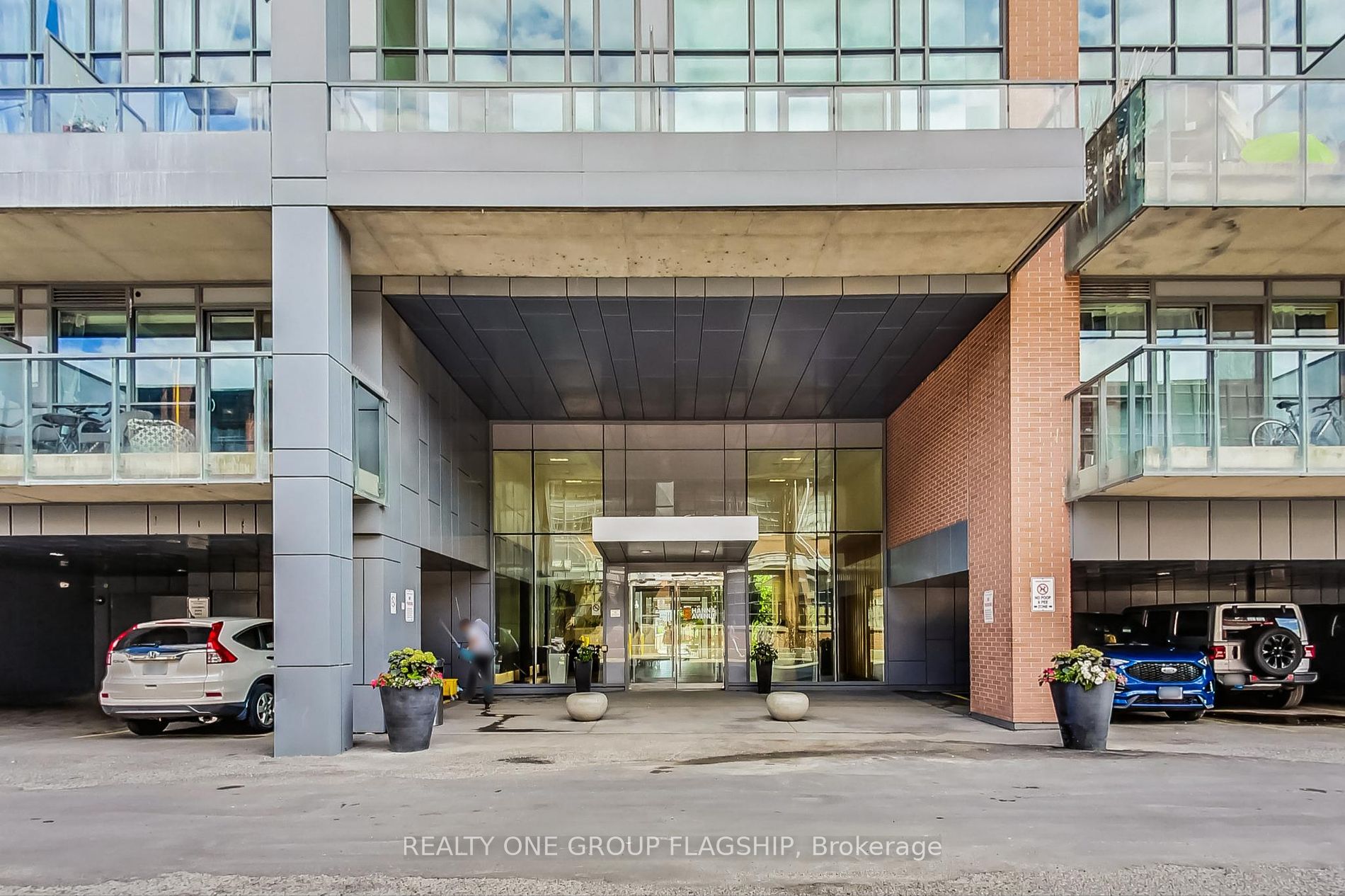 5 Hanna Avenue #617
