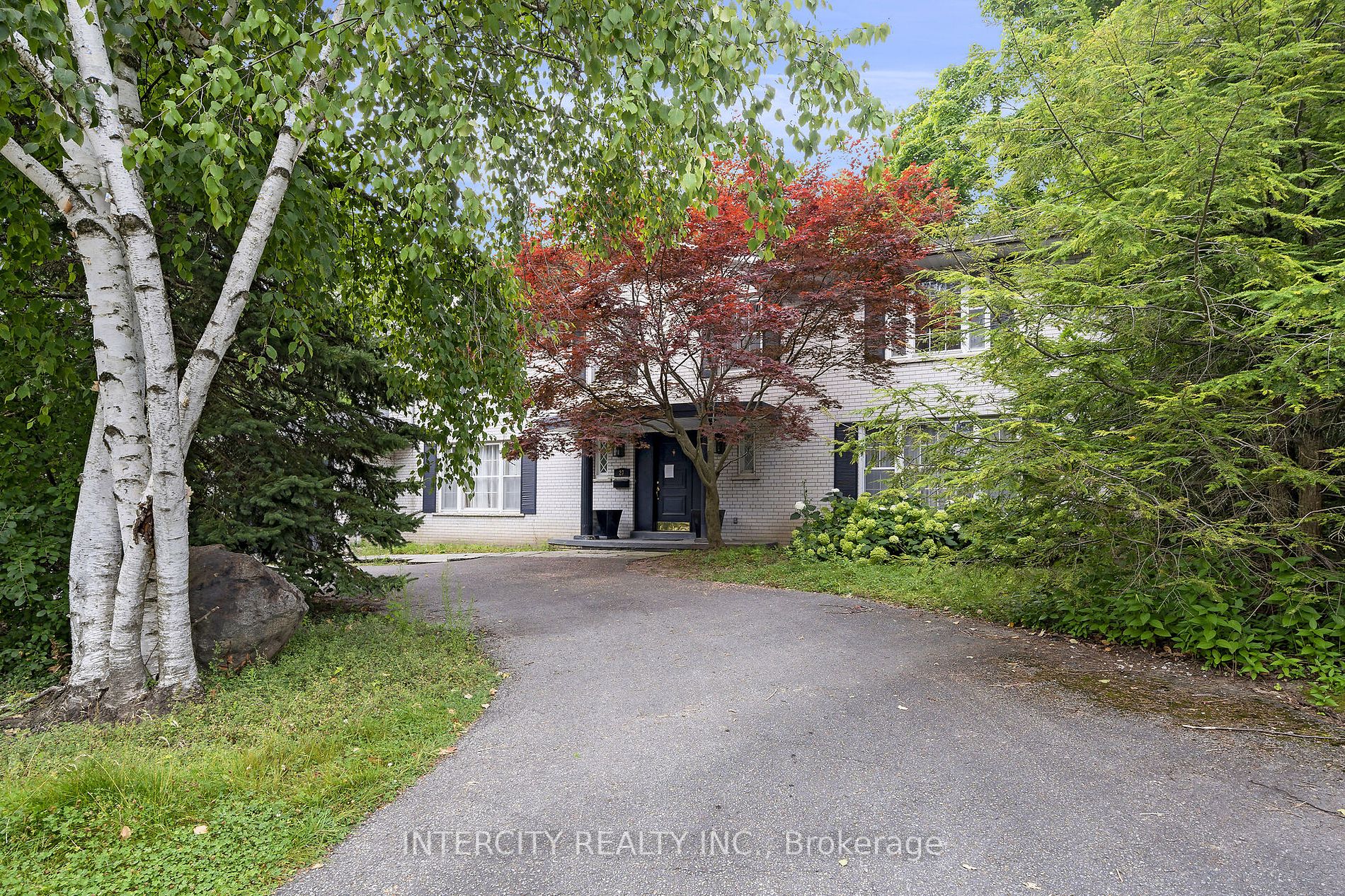 27 Suncrest Dr
