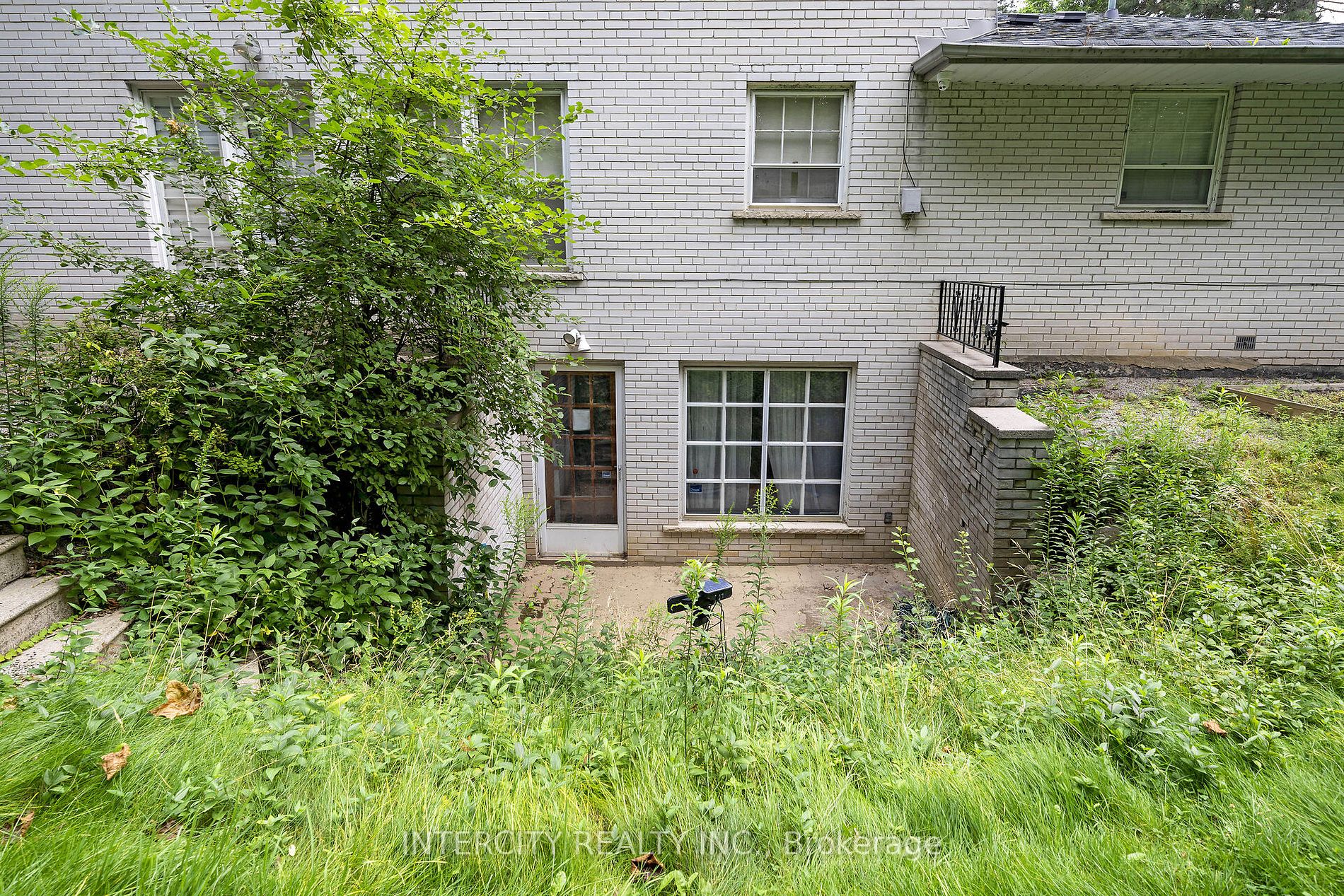 27 Suncrest Dr
