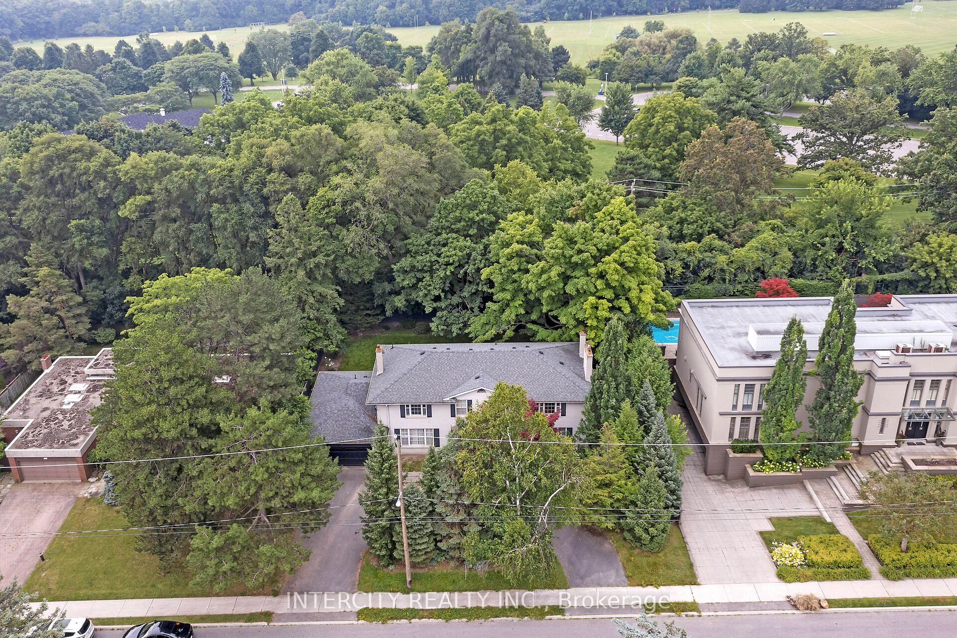 27 Suncrest Dr