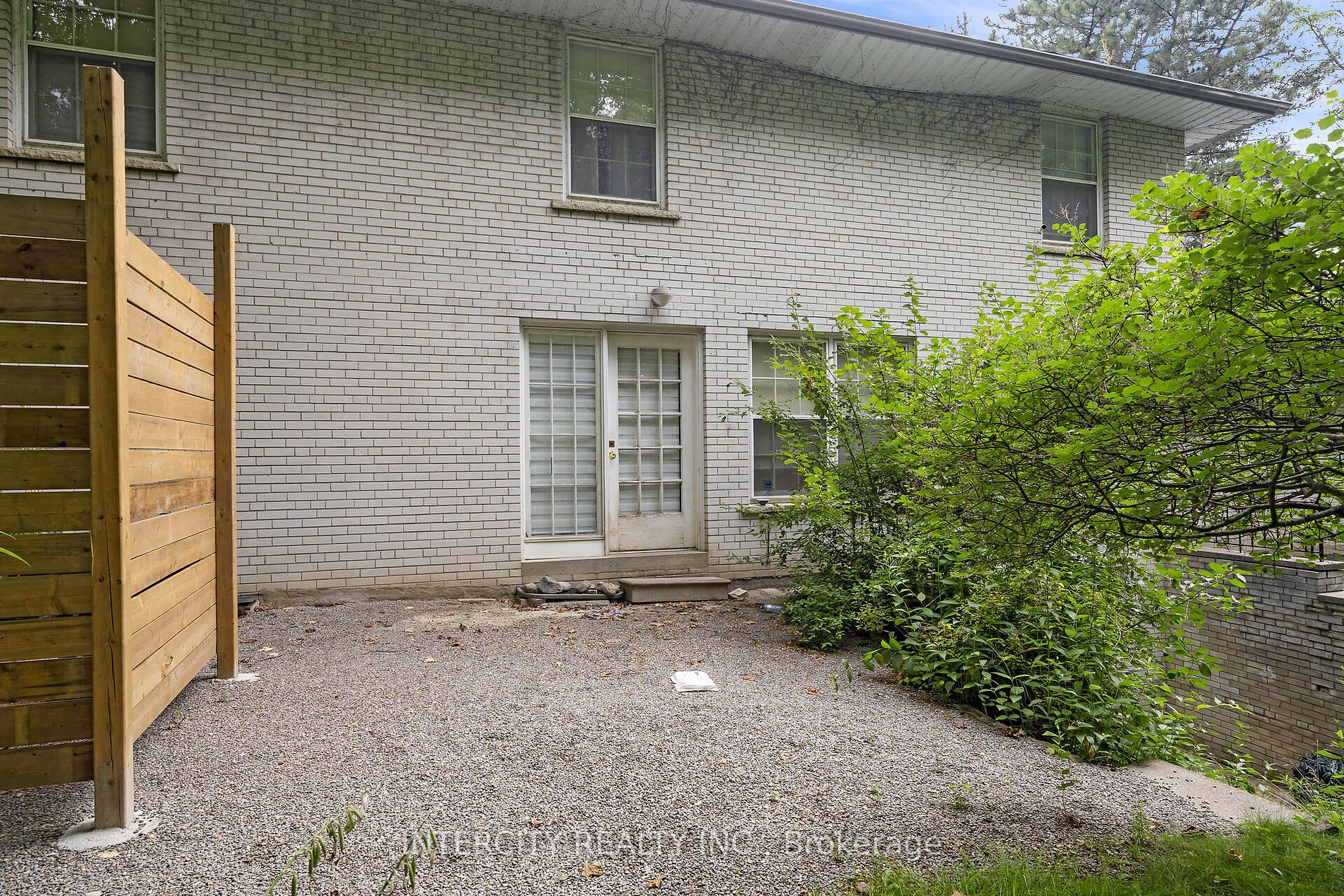 27 Suncrest Dr