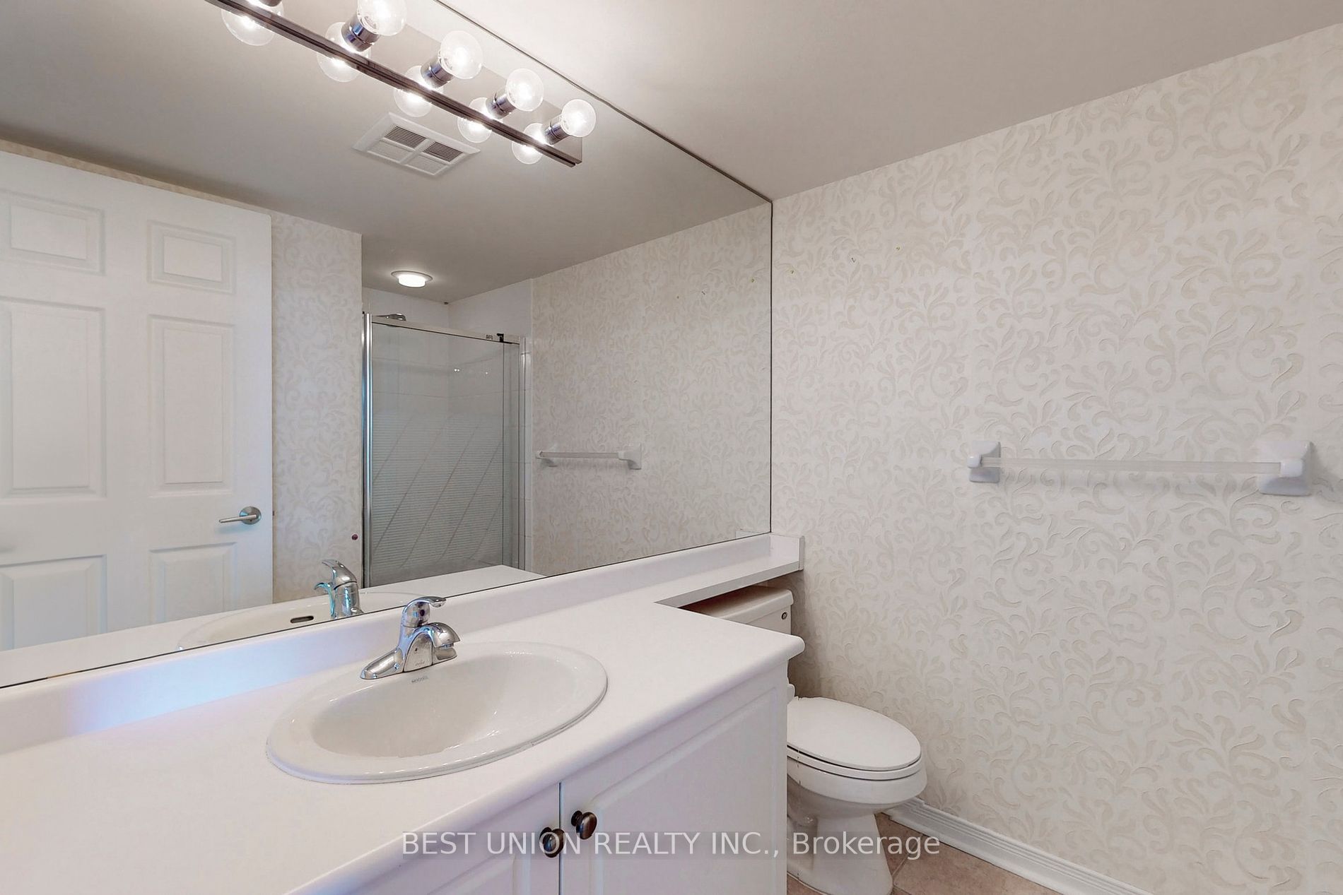 485 Rosewell Ave, #512