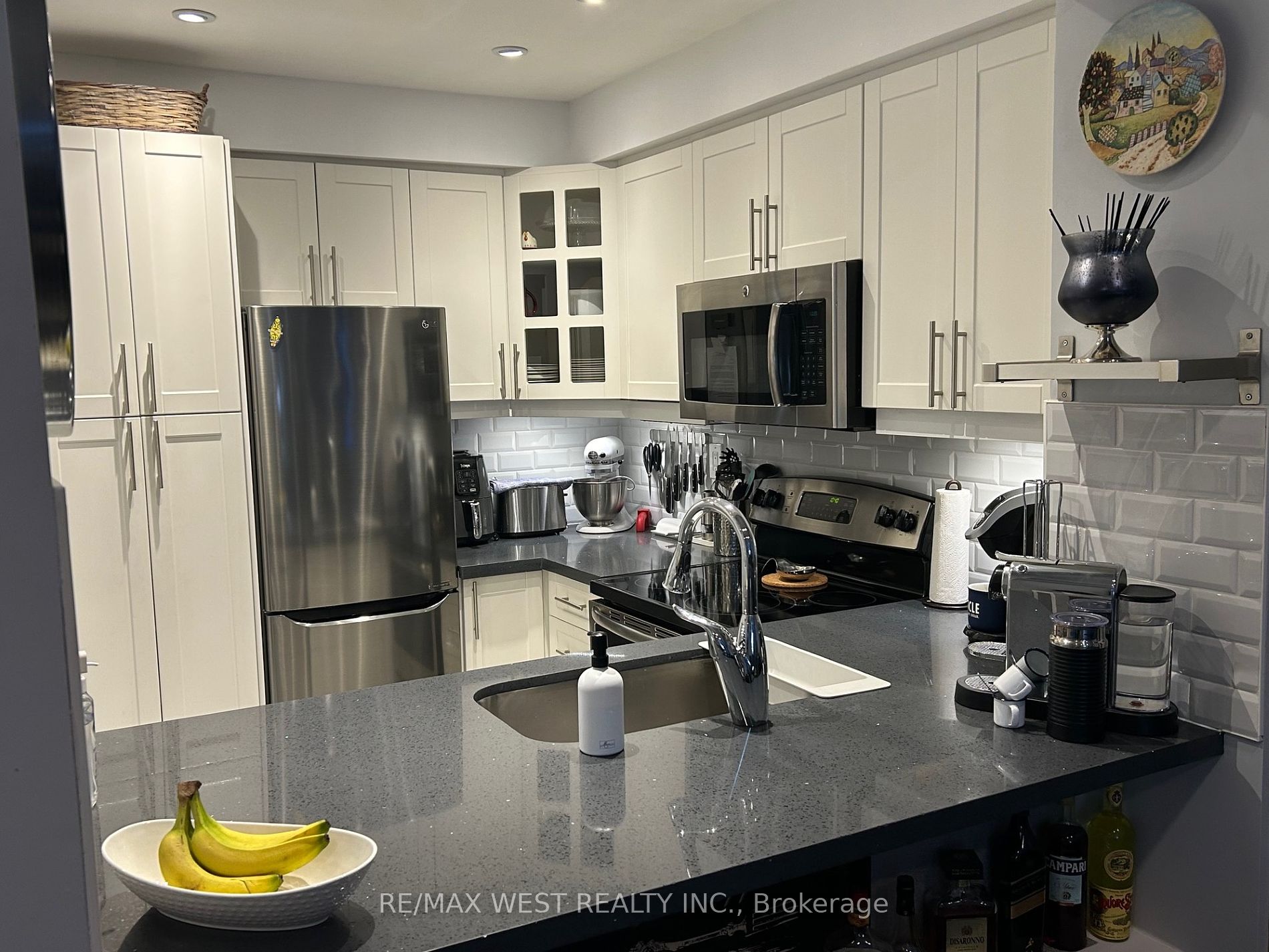 1000 Sheppard Ave W, #206
