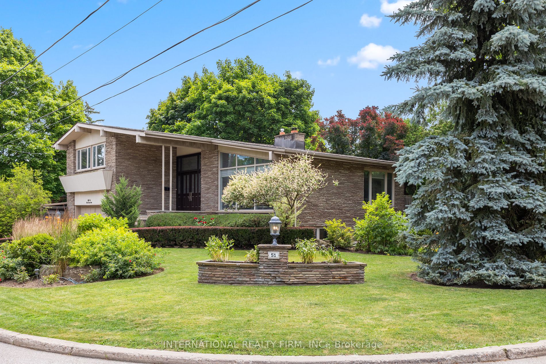 51 Blue Forest Dr
