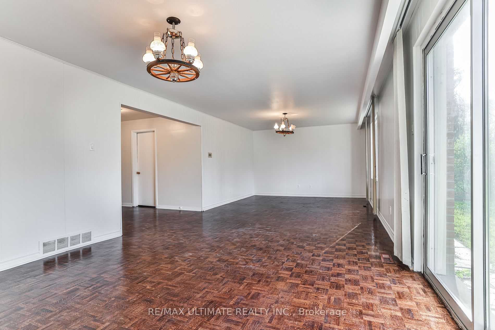 90 Charlton Boulevard