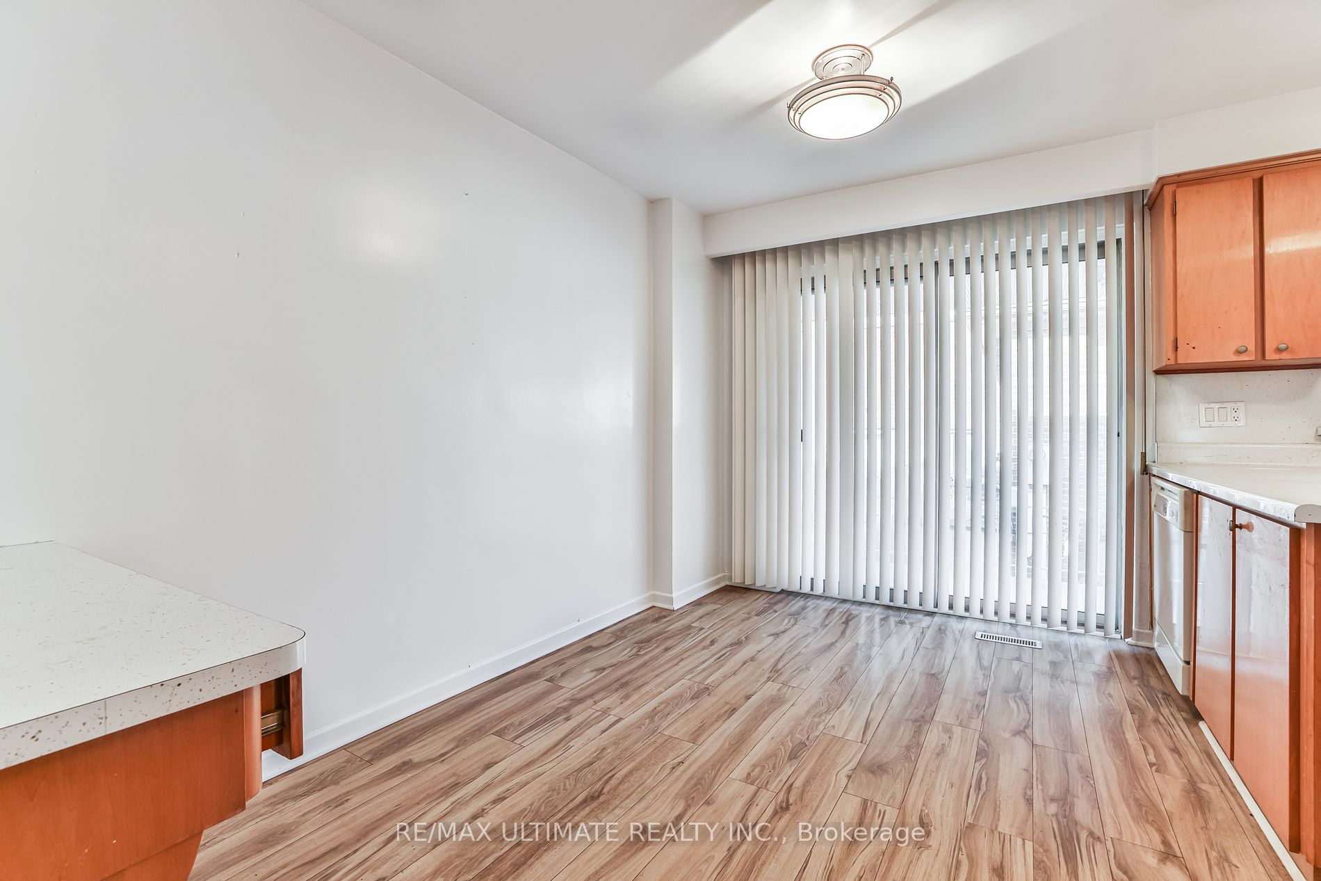 90 Charlton Boulevard