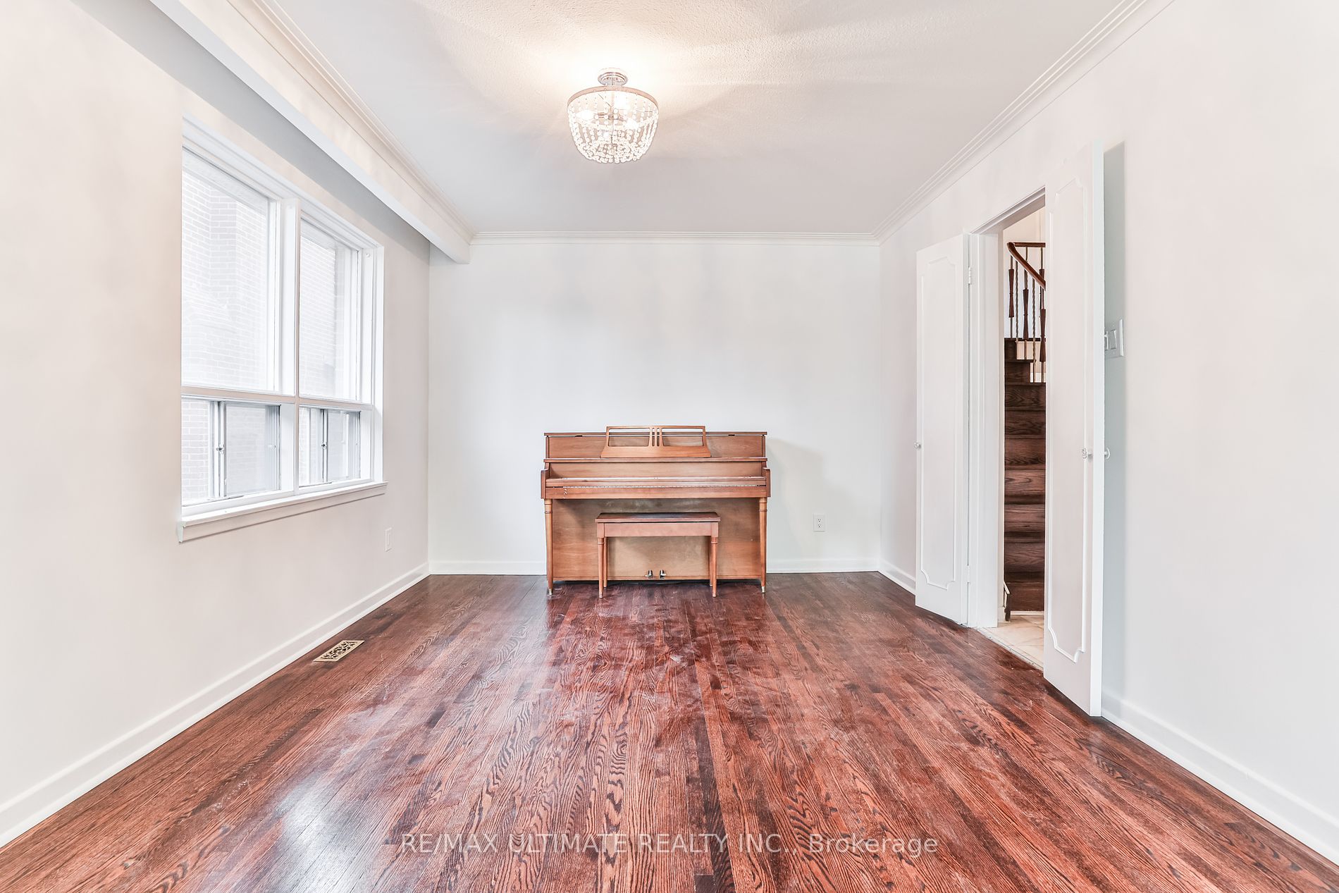 90 Charlton Boulevard