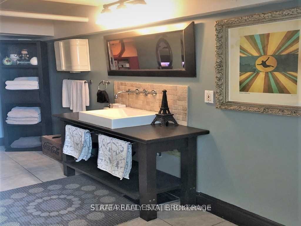 535 Queen Street E, #1