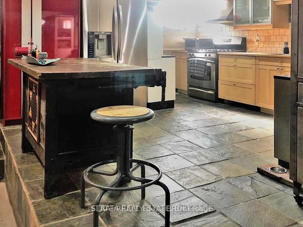 535 Queen Street E, #1