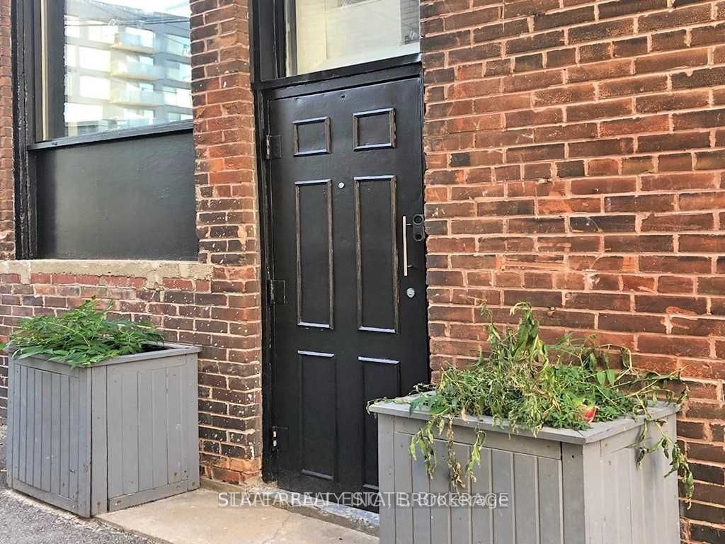 535 Queen Street E, #1