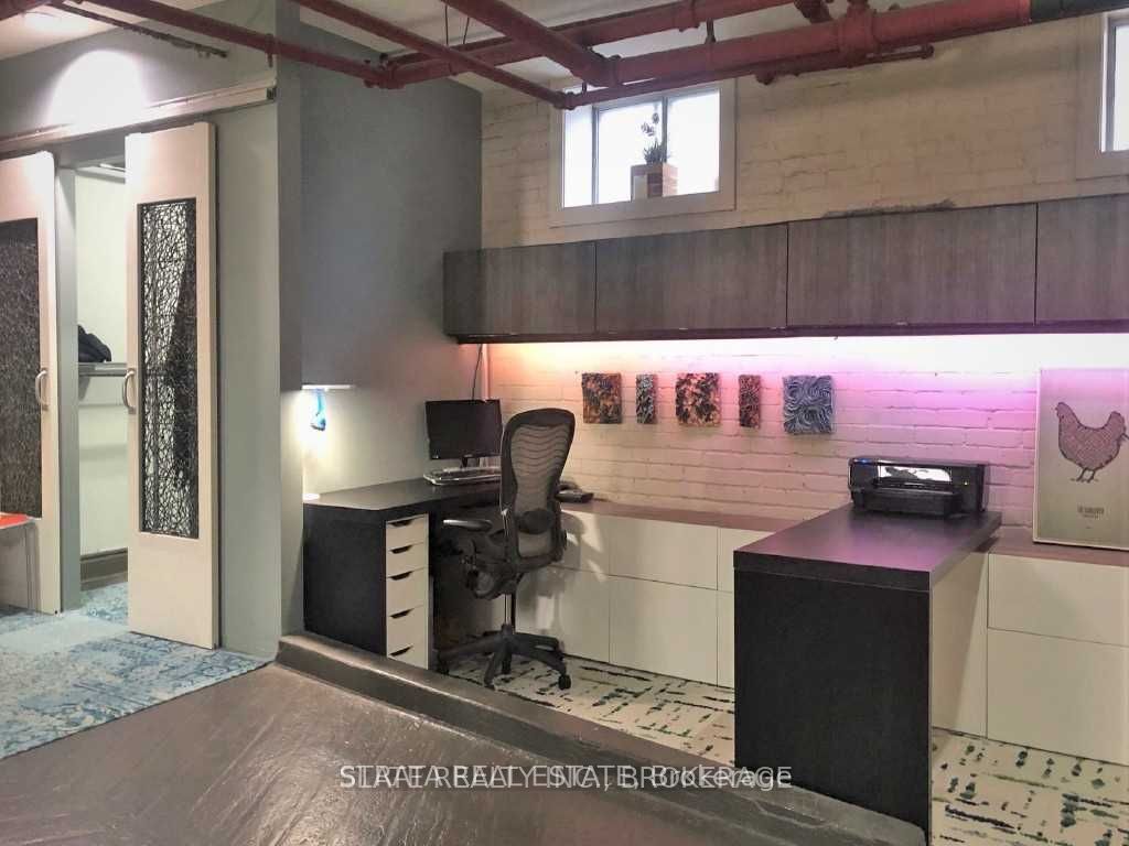 535 Queen Street E, #1