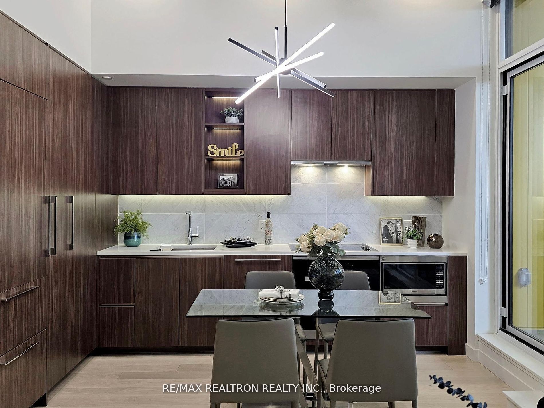 95 McMahon Drive #Th515