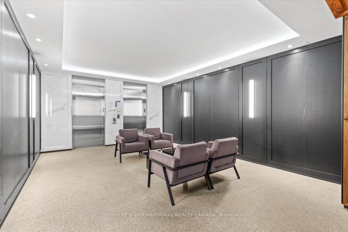 488 University Ave, #3910