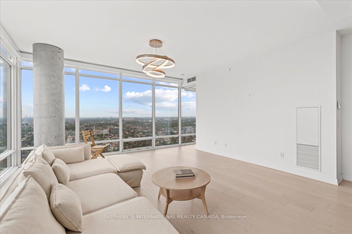 488 University Ave, #3910