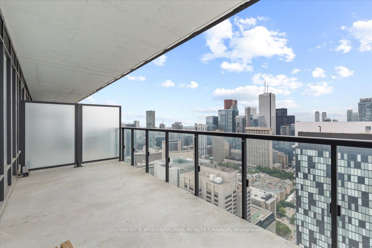 488 University Ave, #3910