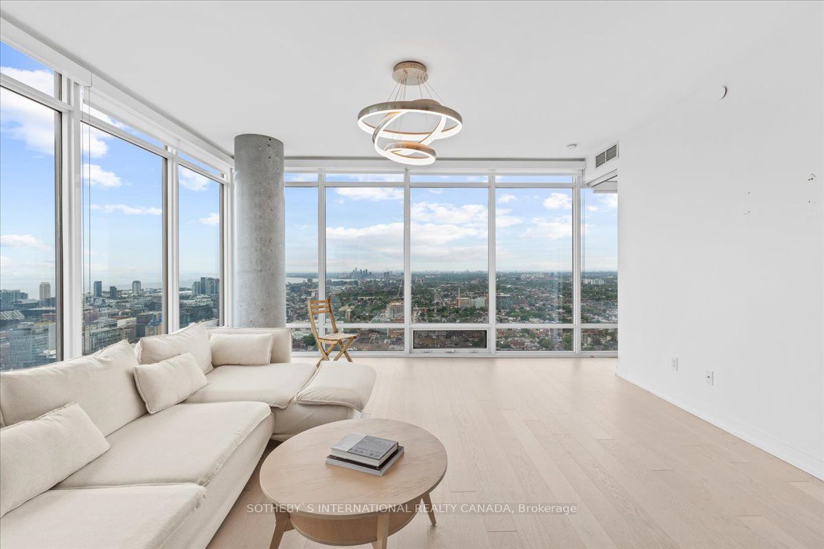 488 University Ave, #3910