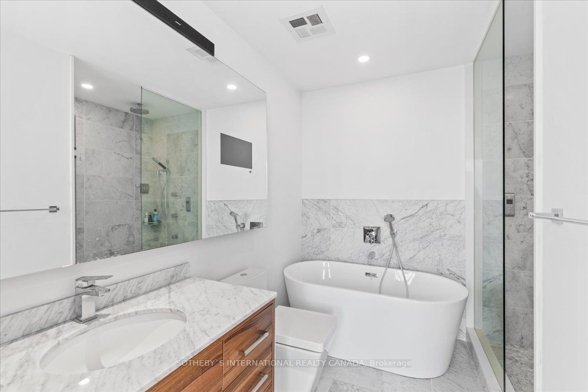 488 University Ave, #3910