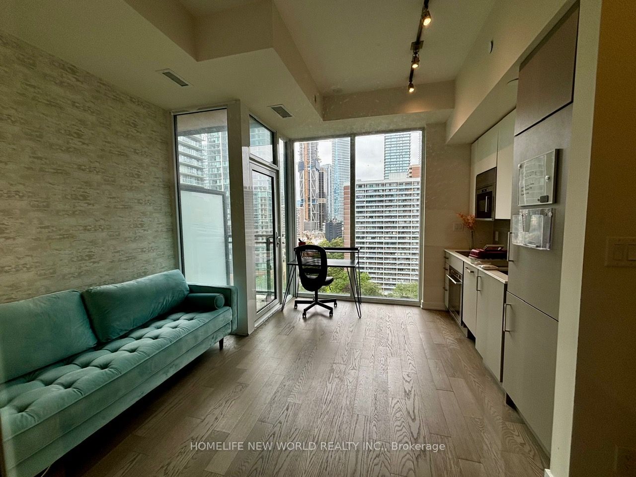 17 Dundonald St, #1403