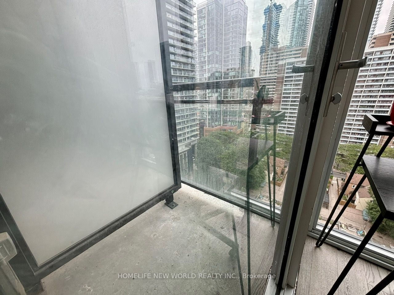 17 Dundonald St, #1403