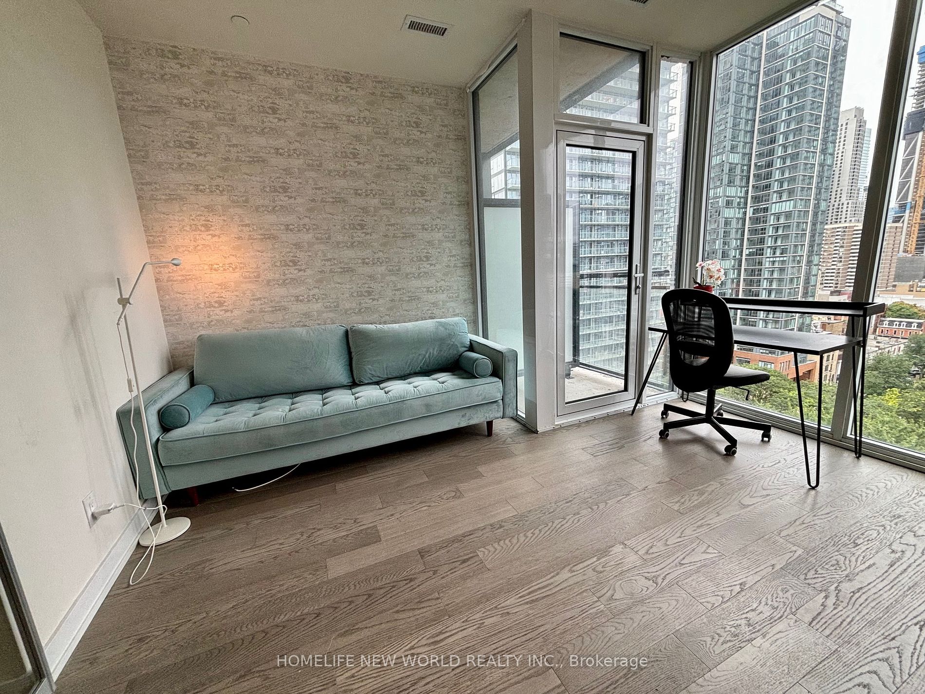 17 Dundonald St, #1403