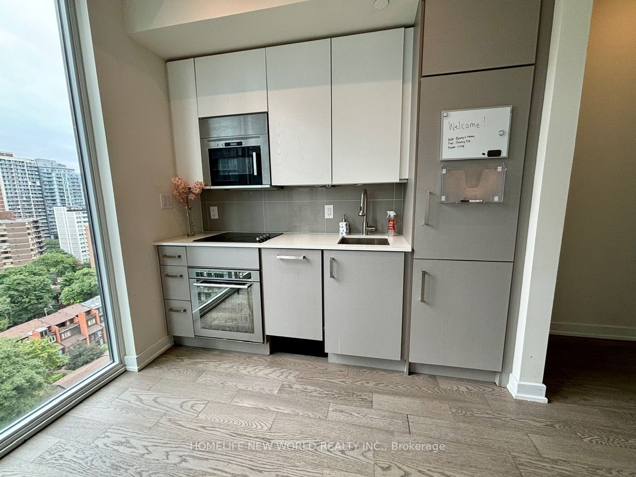17 Dundonald St, #1403