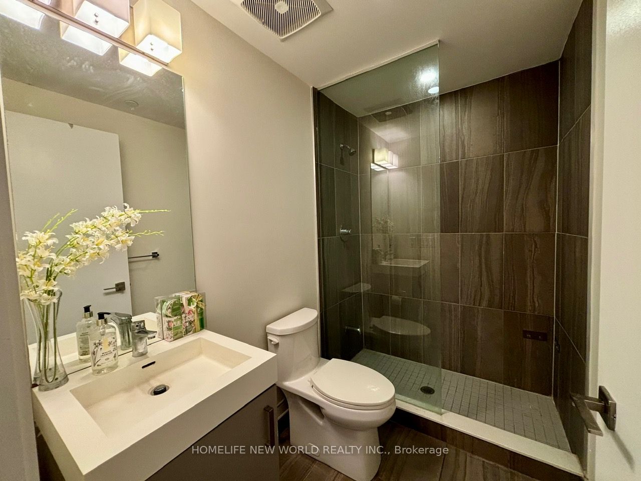 17 Dundonald St, #1403