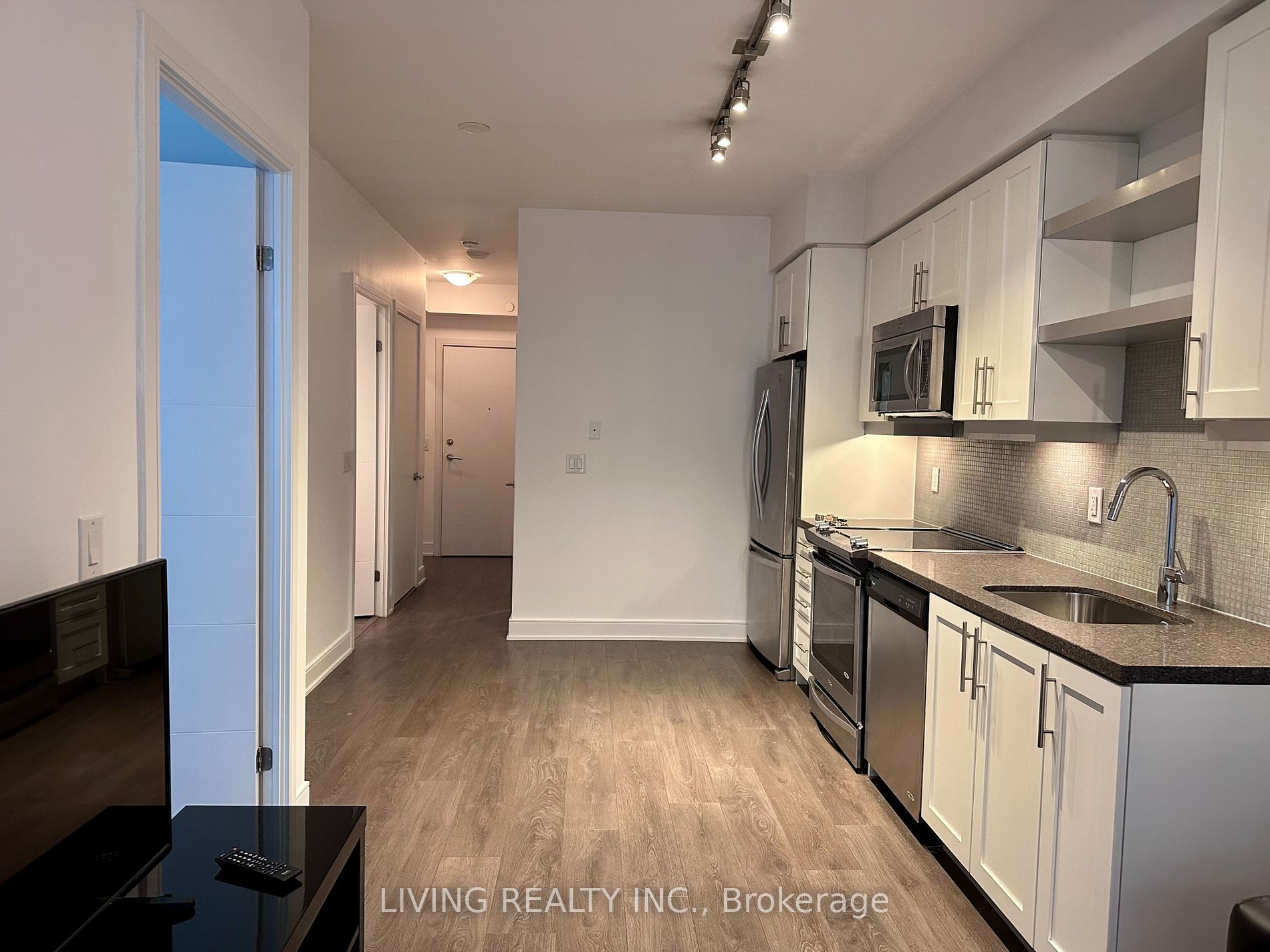 525 Adelaide Street W, #232