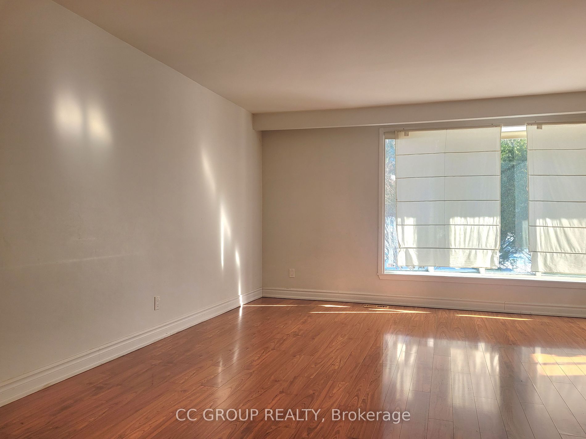 25 Lehar Crescent