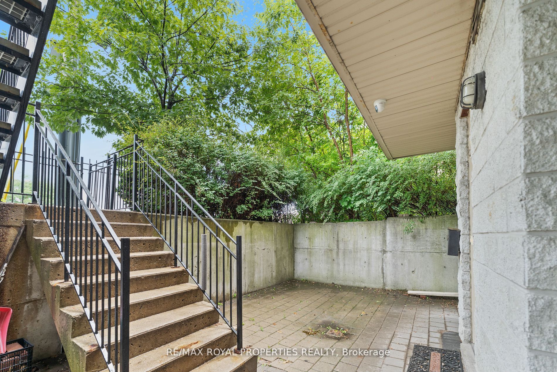 1496 Victoria Park Ave, #119