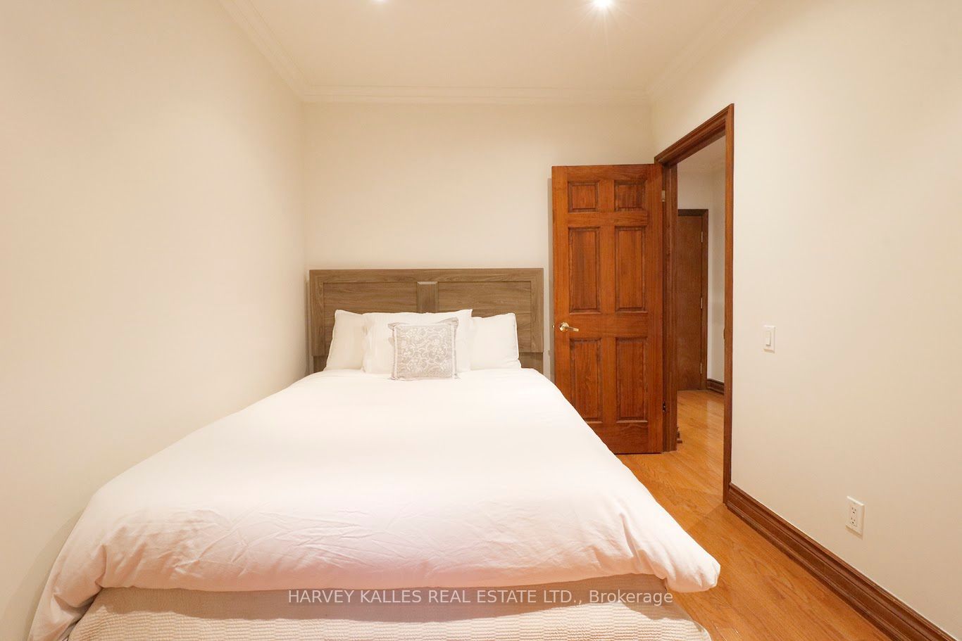 510 Jarvis Street, #4
