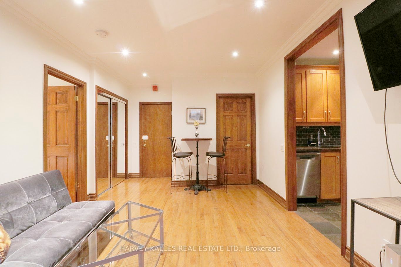 510 Jarvis Street, #4