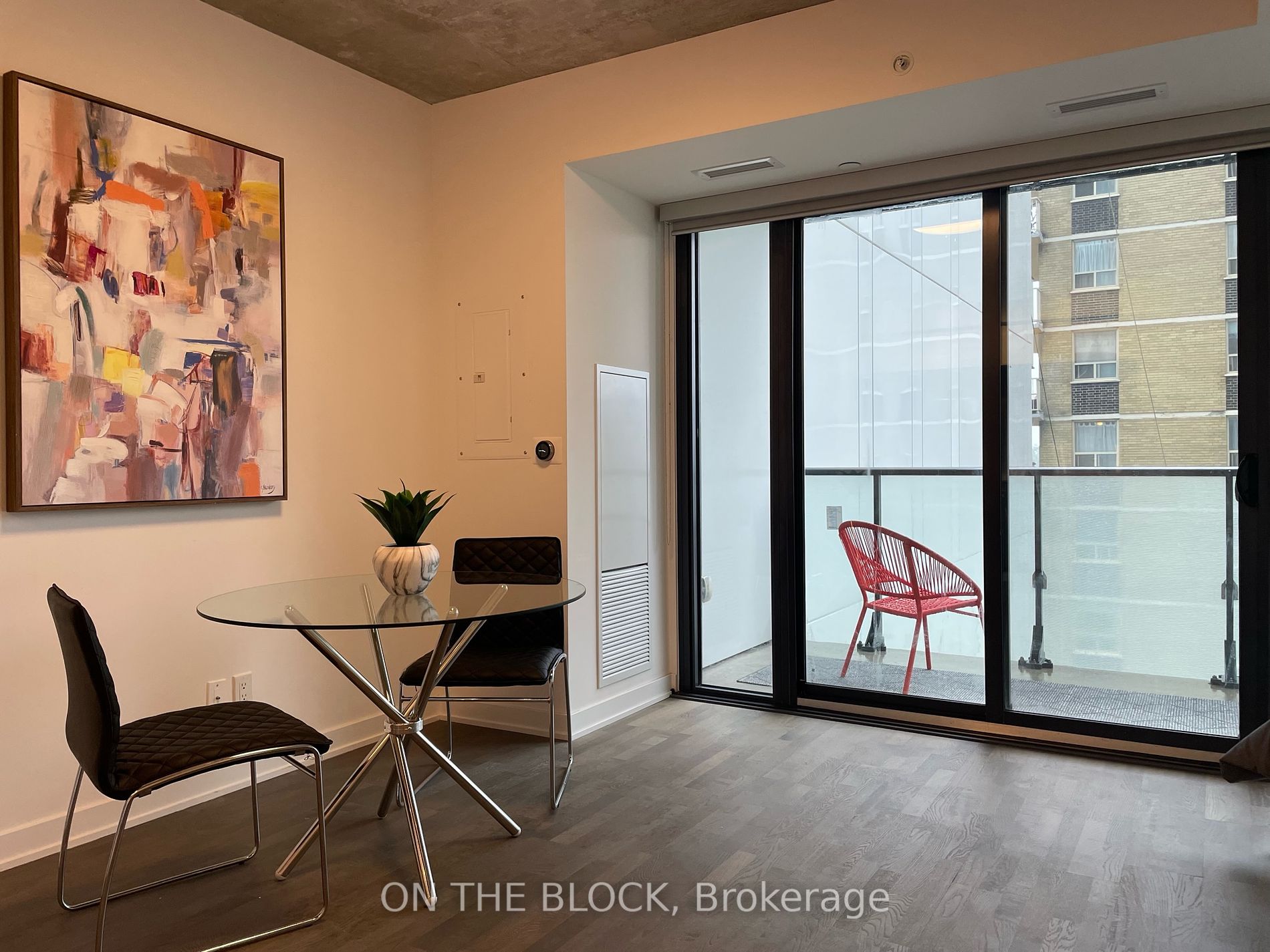 185 Roehampton Ave, #509
