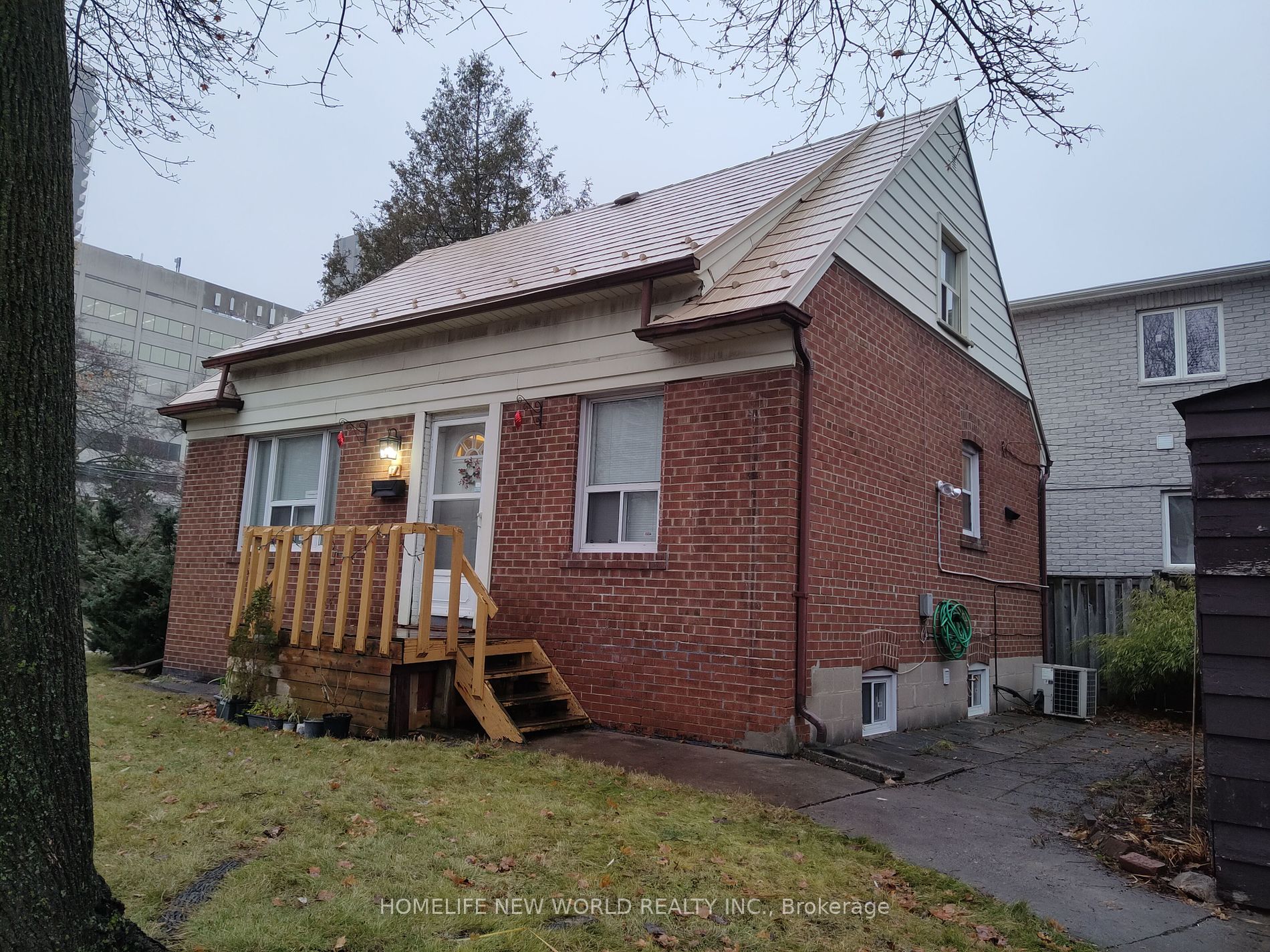 17 Bonnington Place #Gr, 2nd
