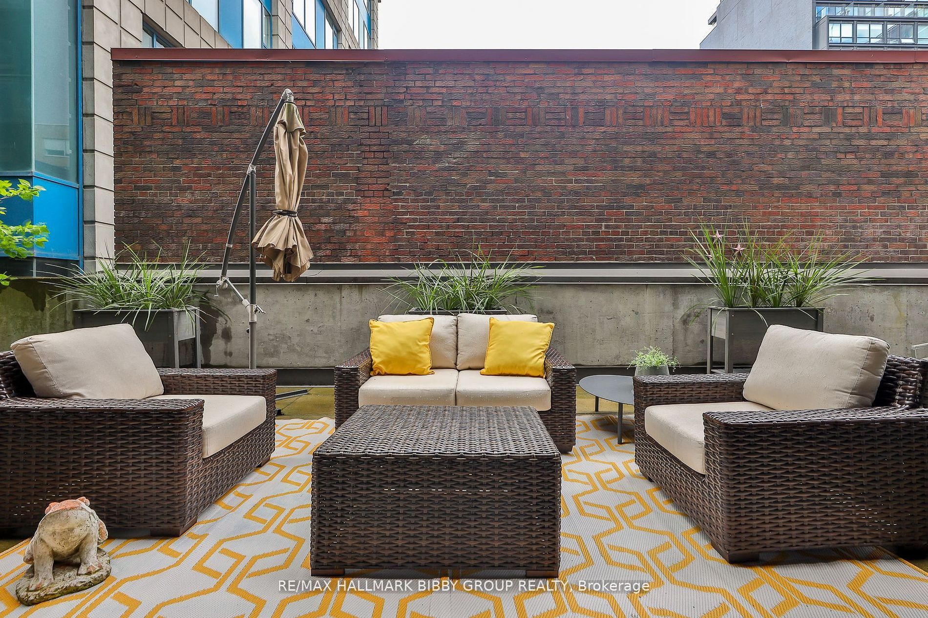 42 Camden Street, #203