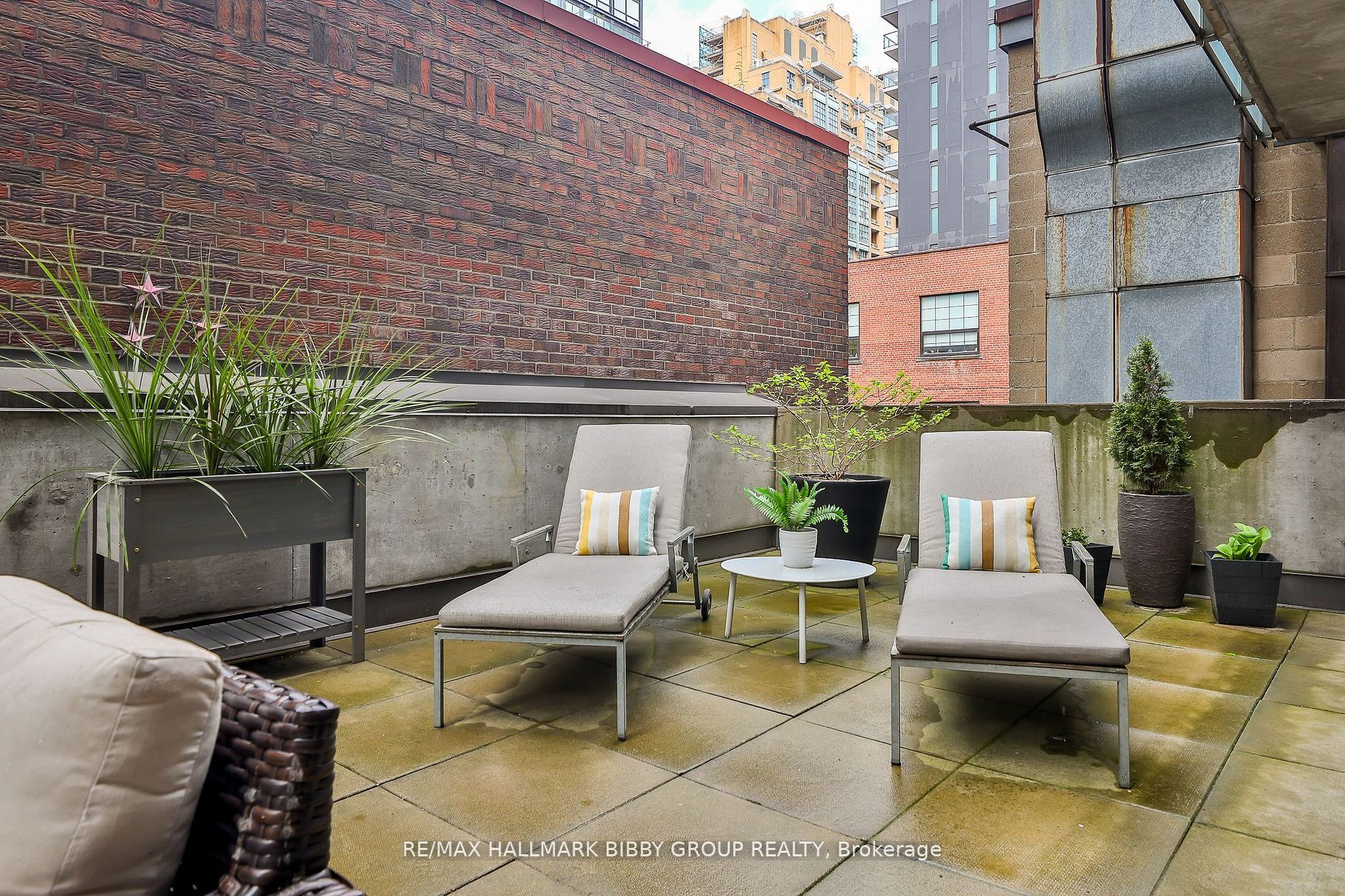 42 Camden Street, #203