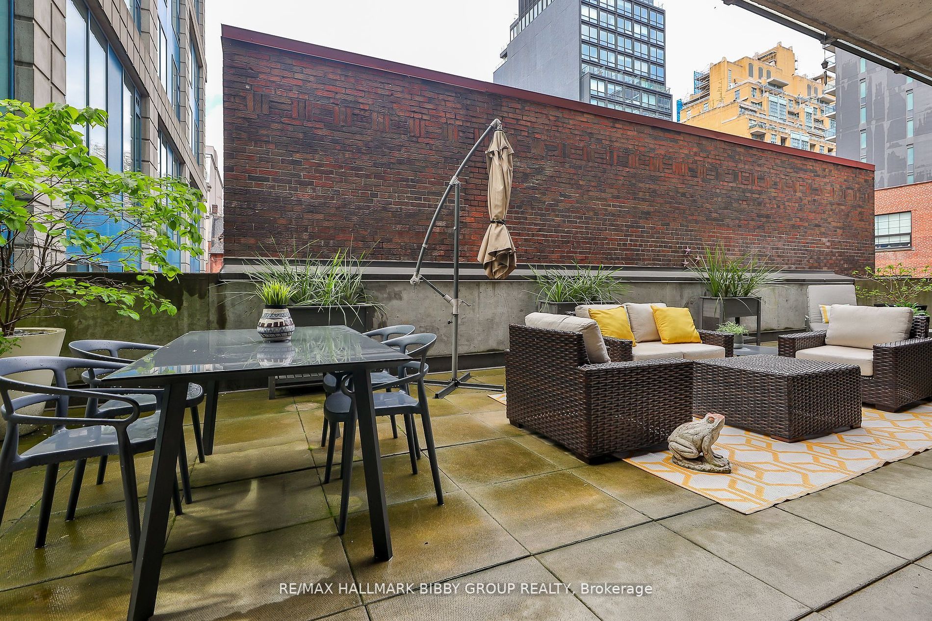 42 Camden Street, #203