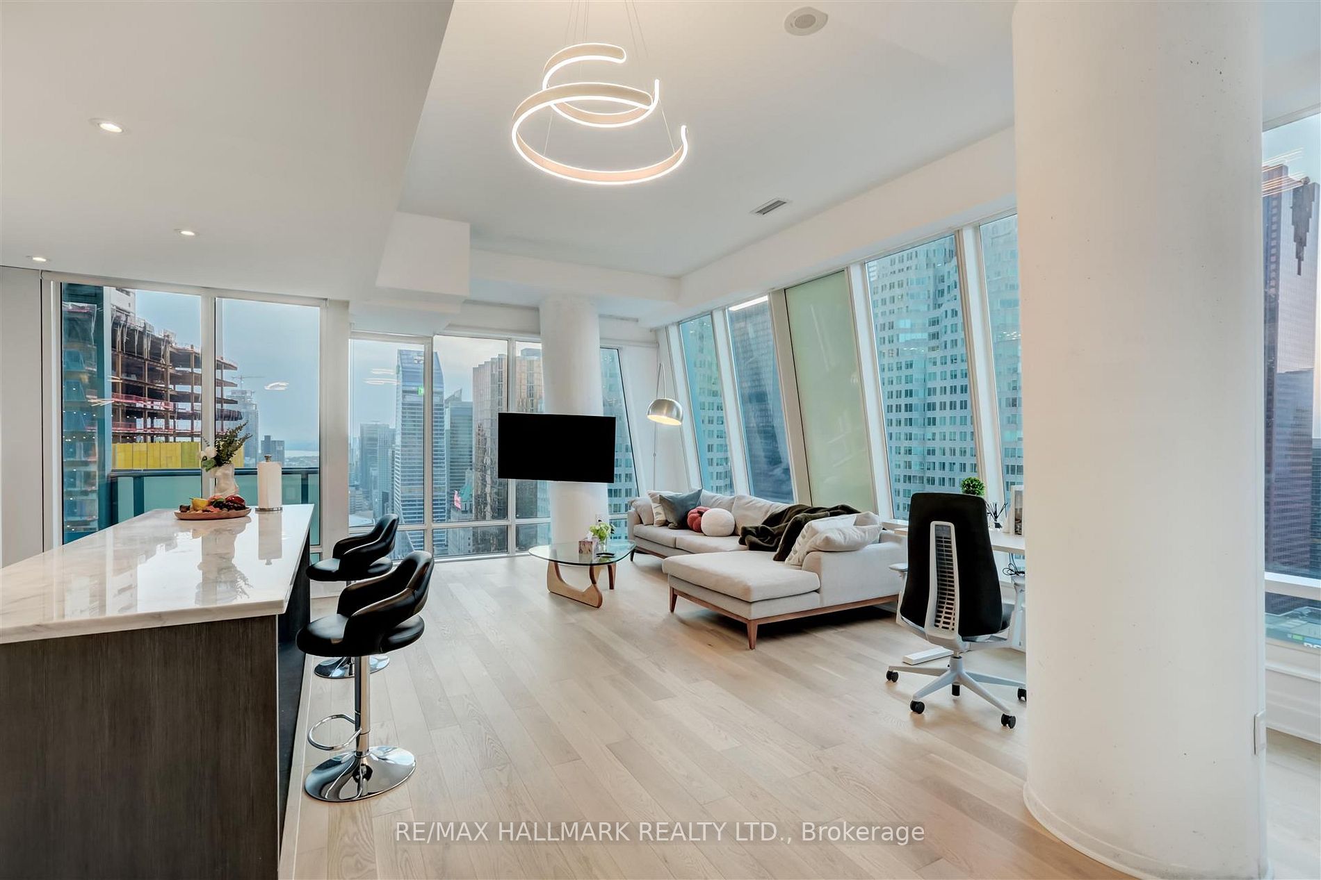 8 The Esplanade #4804