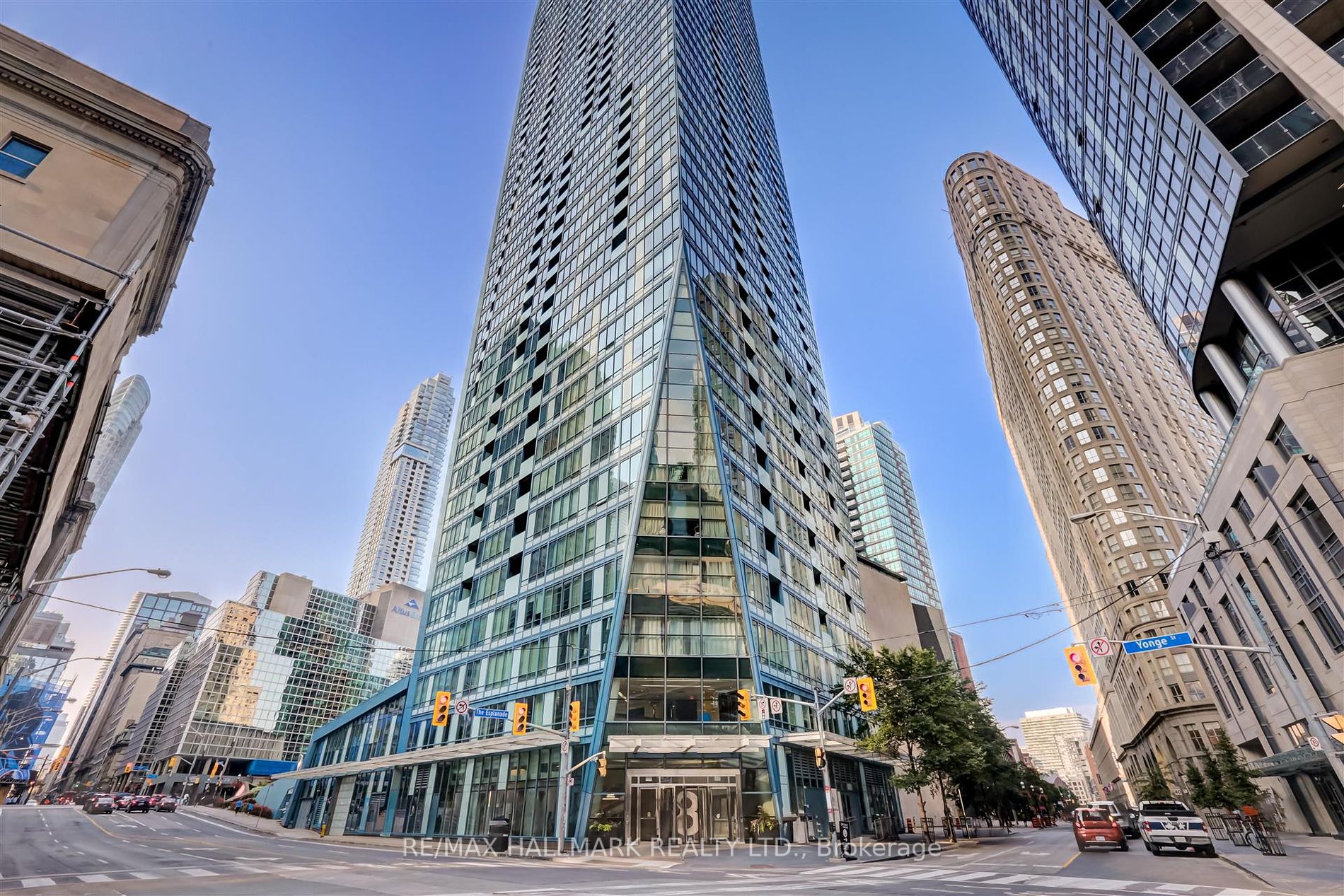 8 The Esplanade #4804