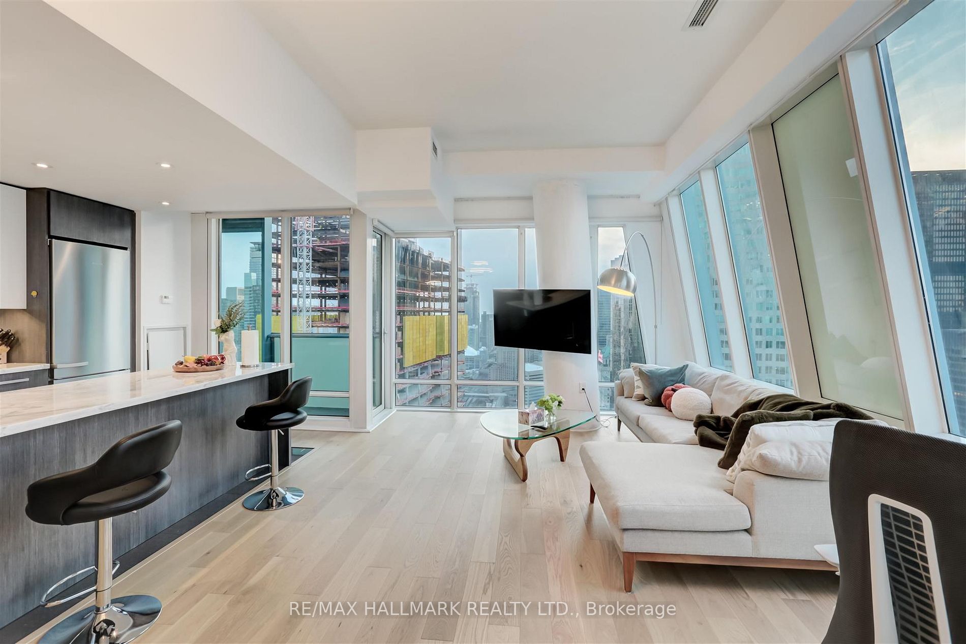 8 The Esplanade #4804