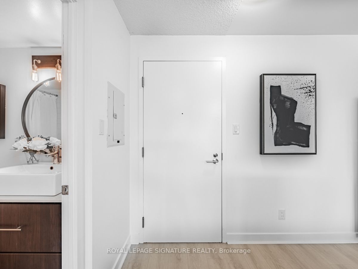 1169 Queen St W, #309