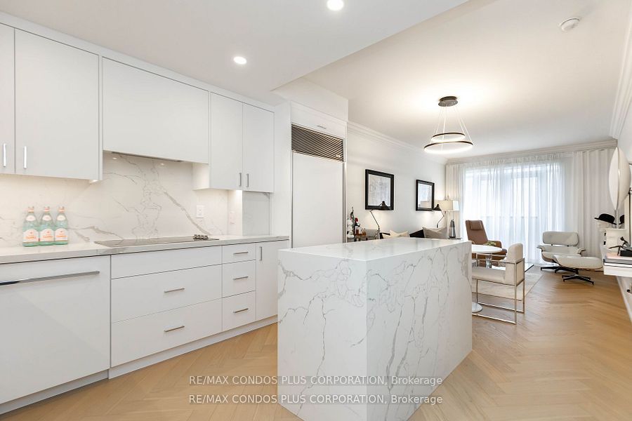 10 Bellair St, #801