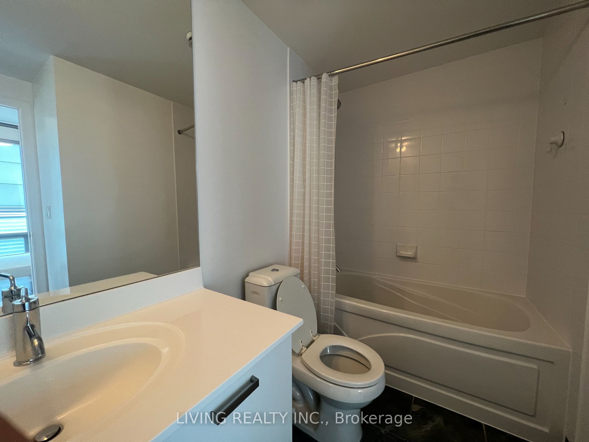 832 Bay St, #1303