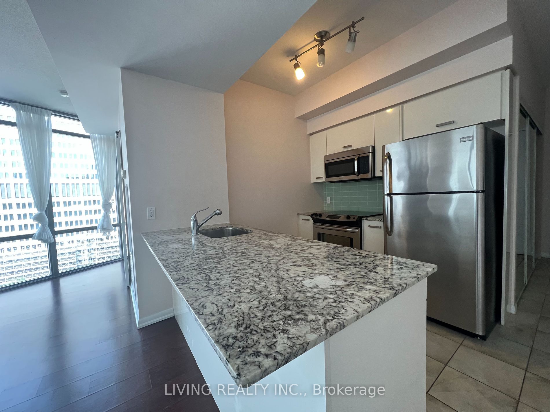 832 Bay St, #1303