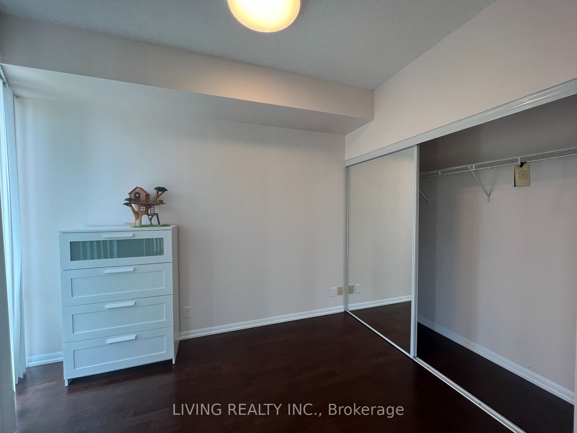 832 Bay St, #1303